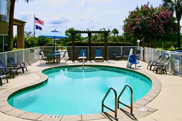 Pool - Comfort Inn & Suites Crestview - I-10, Exit 56