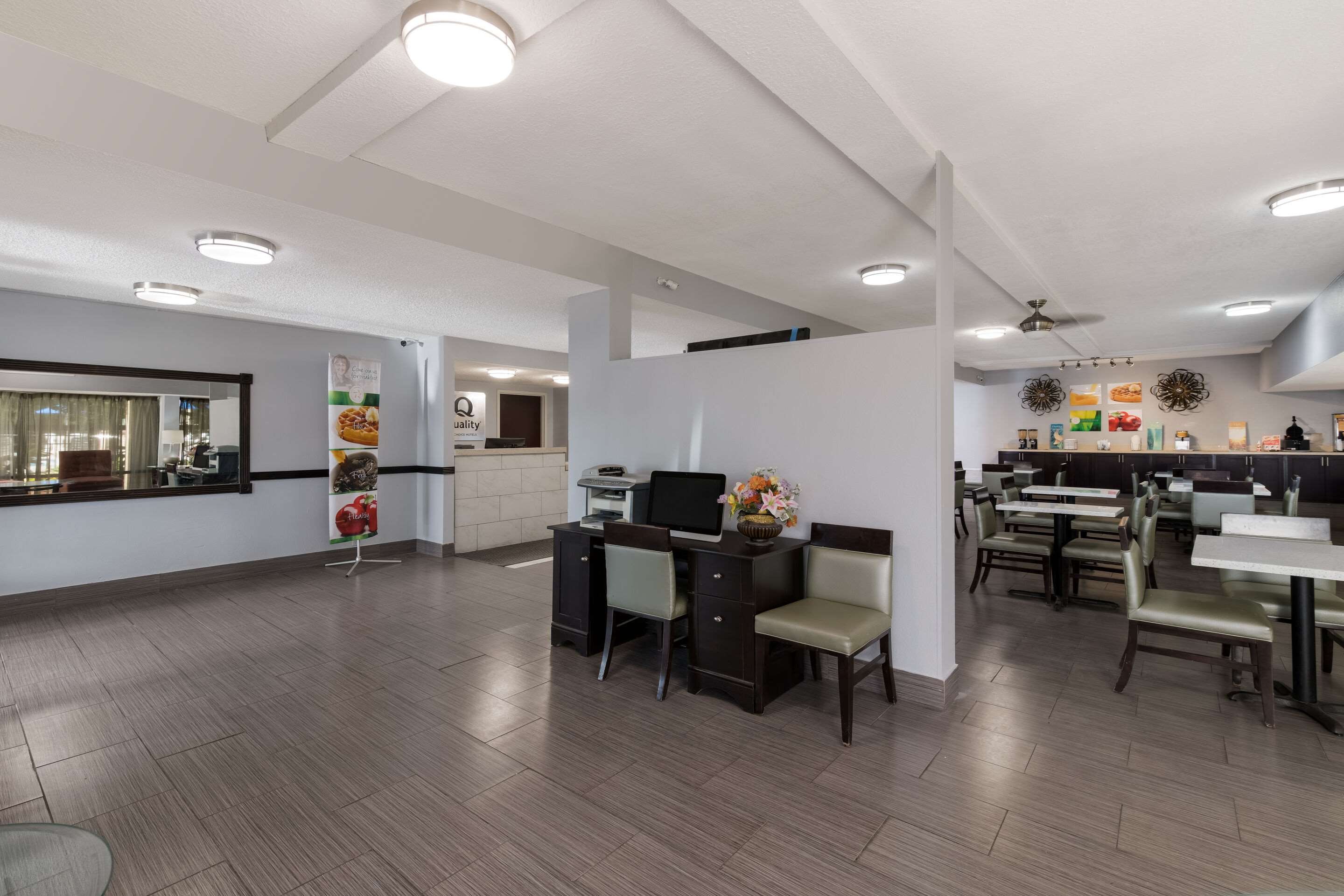 Hotel lobby | Quality Inn Orange Park Jacksonville