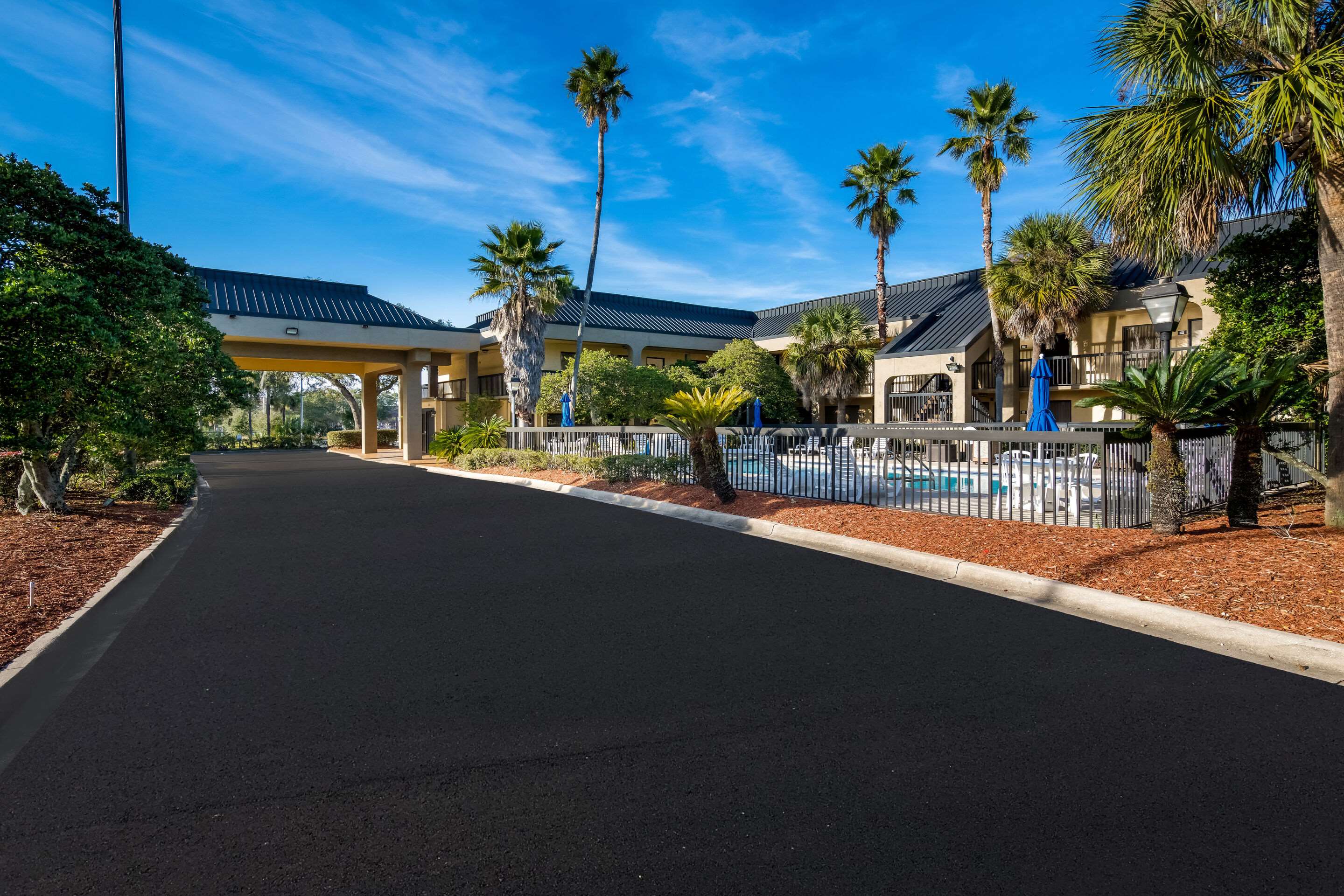 Hotel entrance | Quality Inn Orange Park Jacksonville