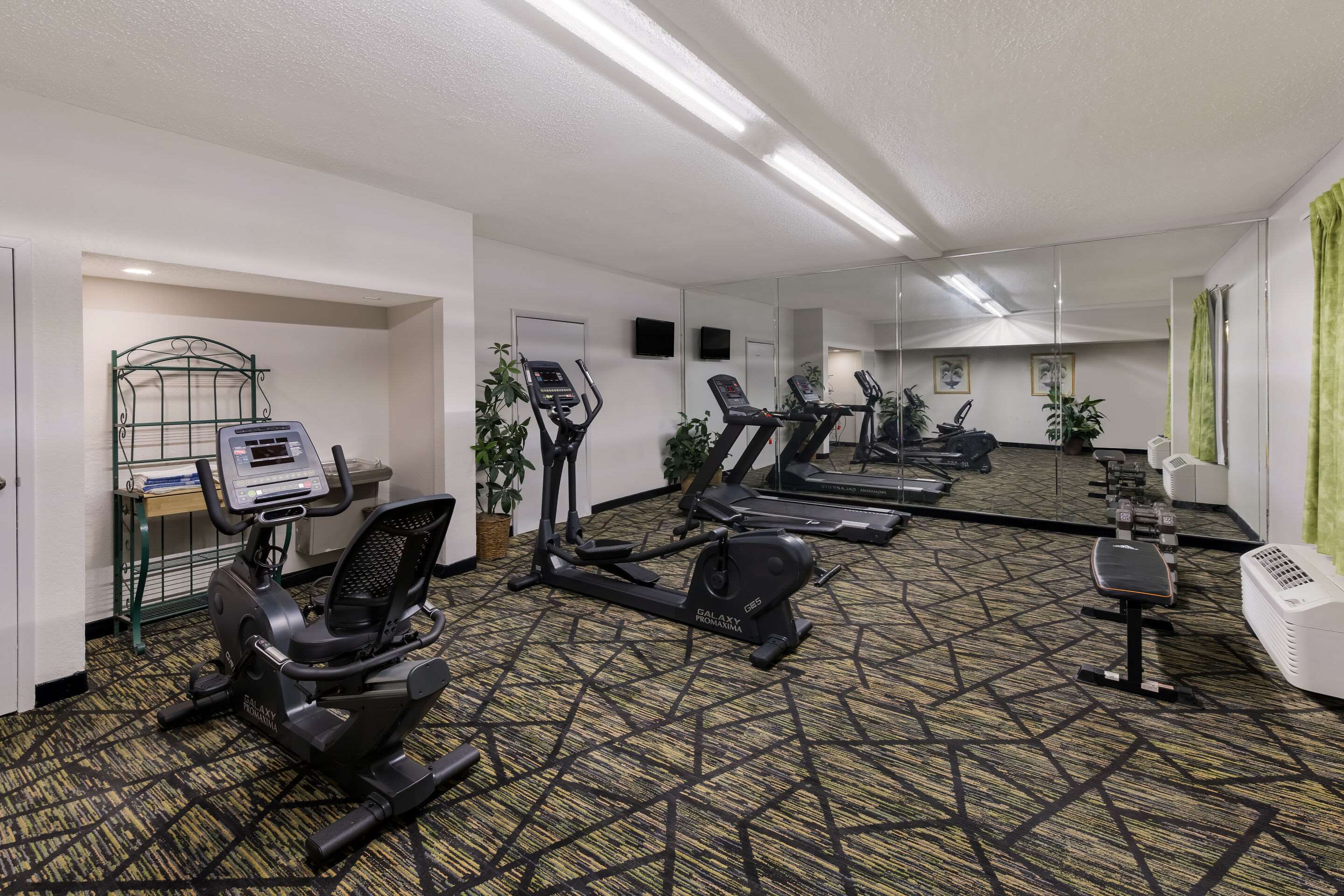 Fitness center | Quality Inn Orange Park Jacksonville