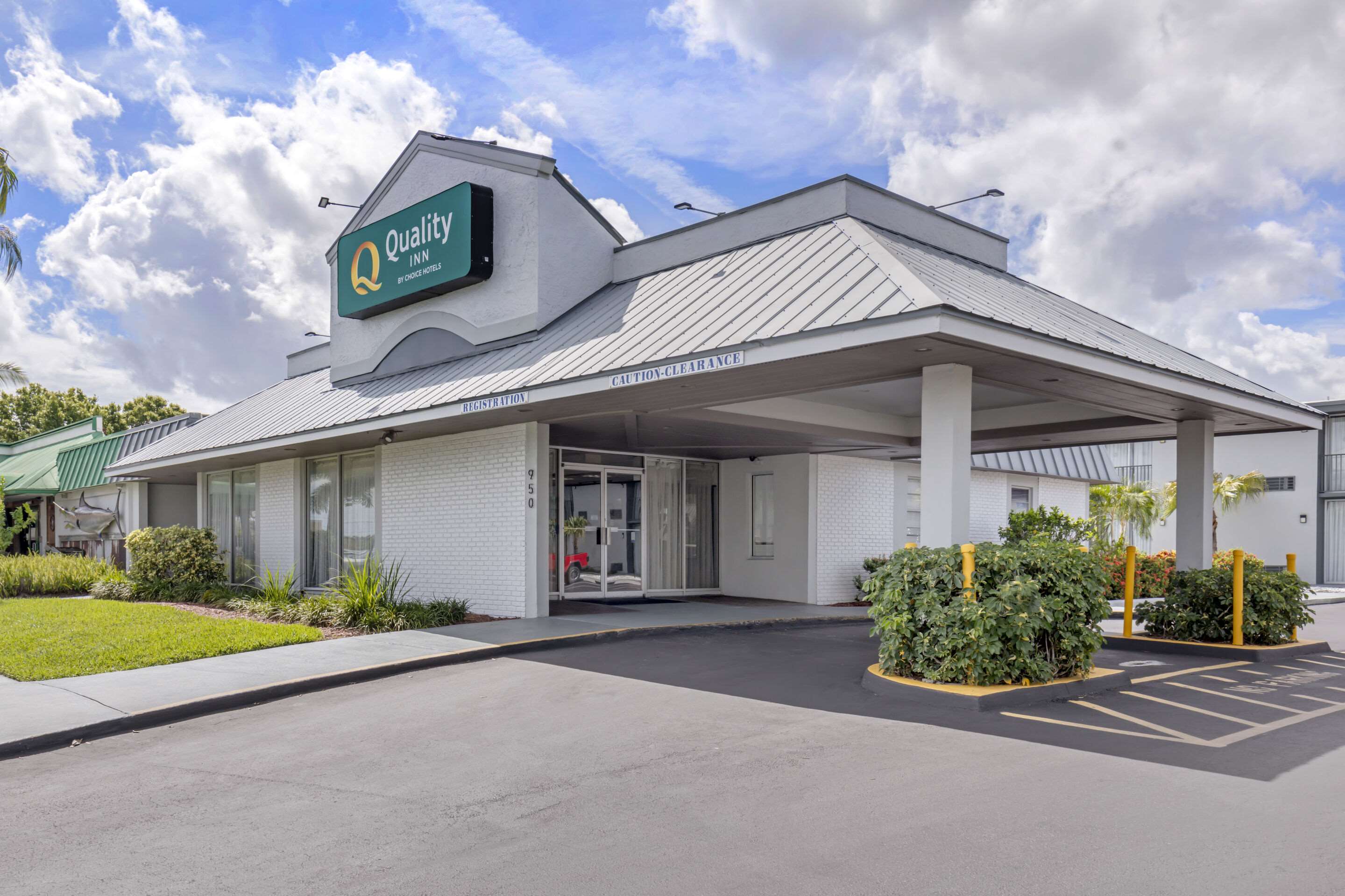 Hotel exterior | Quality Inn Downtown Stuart