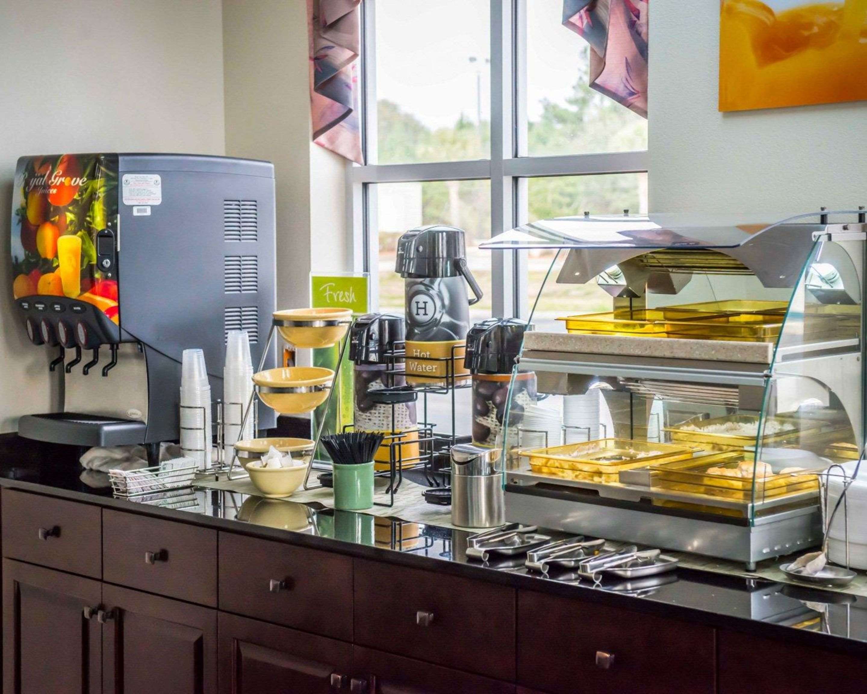 Free hot breakfast