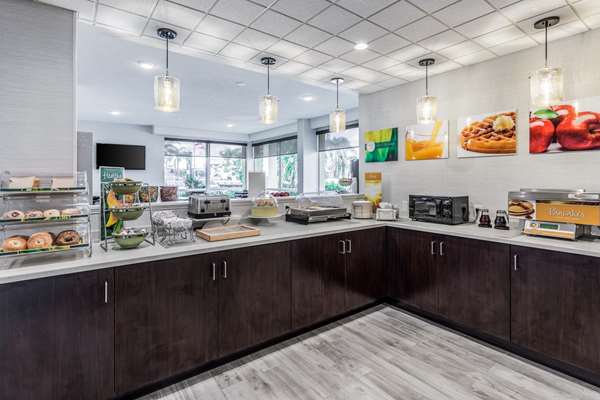 Amenities - Quality Inn West Palm Beach - I-95, Exit 69