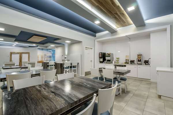 Amenities - Clarion Pointe Hotel Near Fairgrounds Casino Tampa