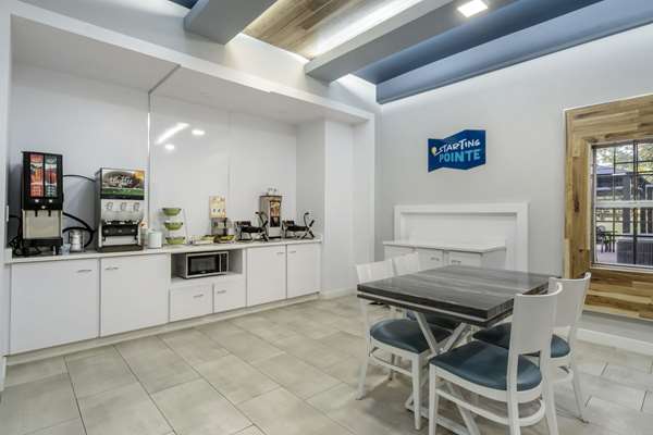 Amenities - Clarion Pointe Hotel Near Fairgrounds Casino Tampa