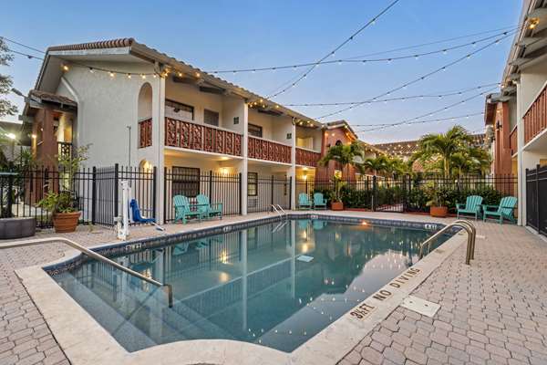 Pool - Clarion Pointe Hotel Near Fairgrounds Casino Tampa