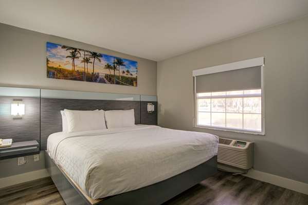  - Clarion Pointe Hotel Near Fairgrounds Casino Tampa