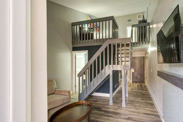  - Clarion Pointe Hotel Near Fairgrounds Casino Tampa