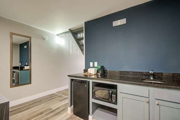  - Clarion Pointe Hotel Near Fairgrounds Casino Tampa