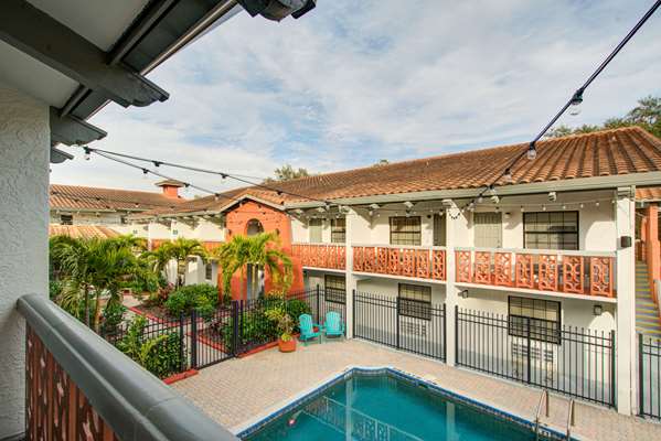  - Clarion Pointe Hotel Near Fairgrounds Casino Tampa