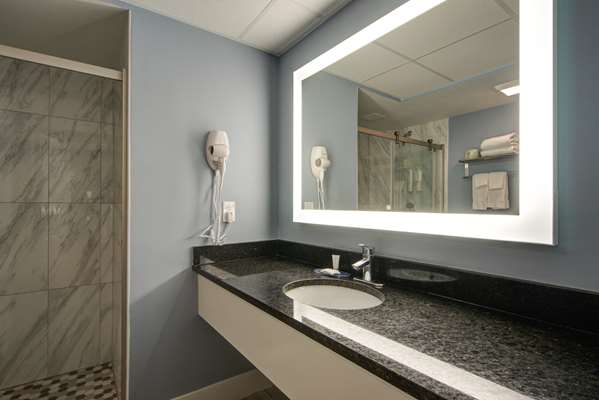  - Clarion Pointe Hotel Near Fairgrounds Casino Tampa