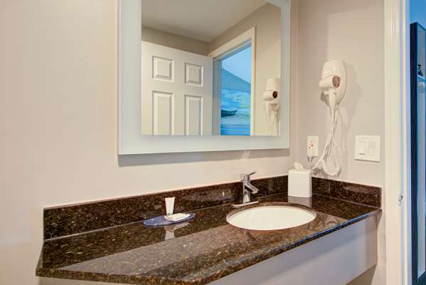  - Clarion Pointe Hotel Near Fairgrounds Casino Tampa