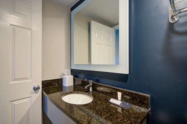  - Clarion Pointe Hotel Near Fairgrounds Casino Tampa