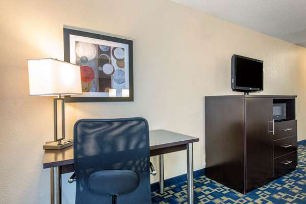  - Comfort Inn & Suites Universal Studios Orlando - I-4, Exit 74A