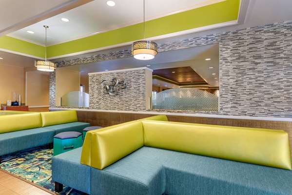  - Comfort Inn & Suites Universal Studios Orlando - I-4, Exit 74A