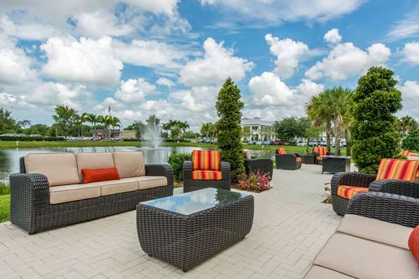 Pool - Comfort Suites Sarasota - I-75, Exit 205
