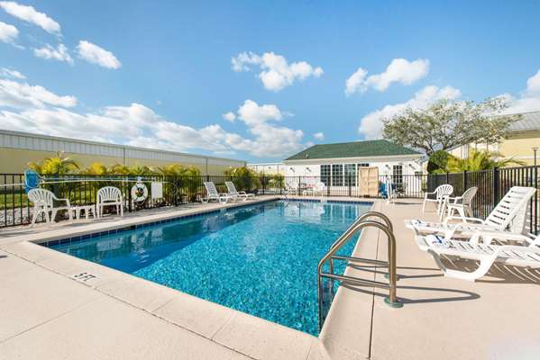 Pool - Quality Inn Palm Bay - I-95, Exit 176