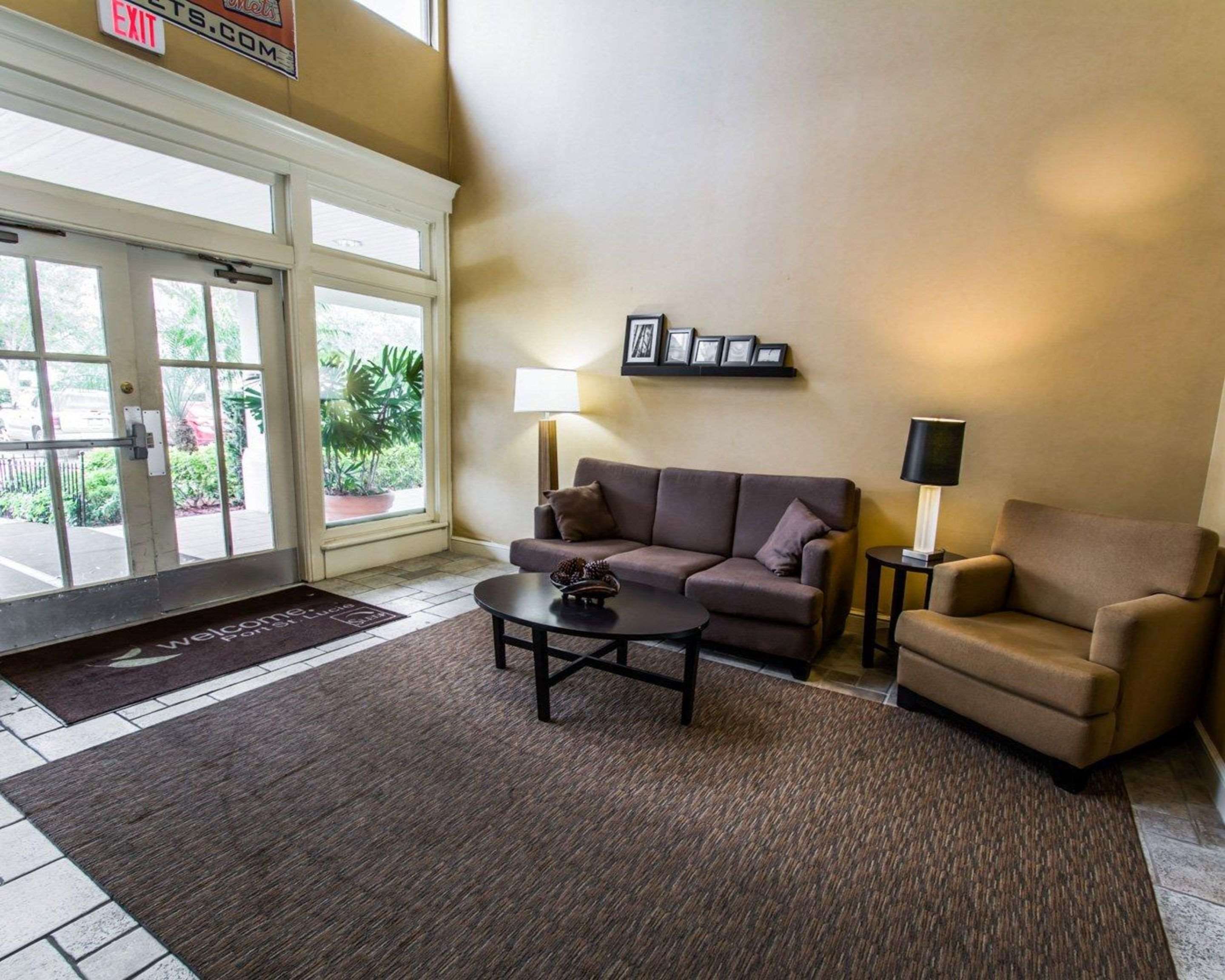 Lobby with sitting area | Sleep Inn at PGA Village