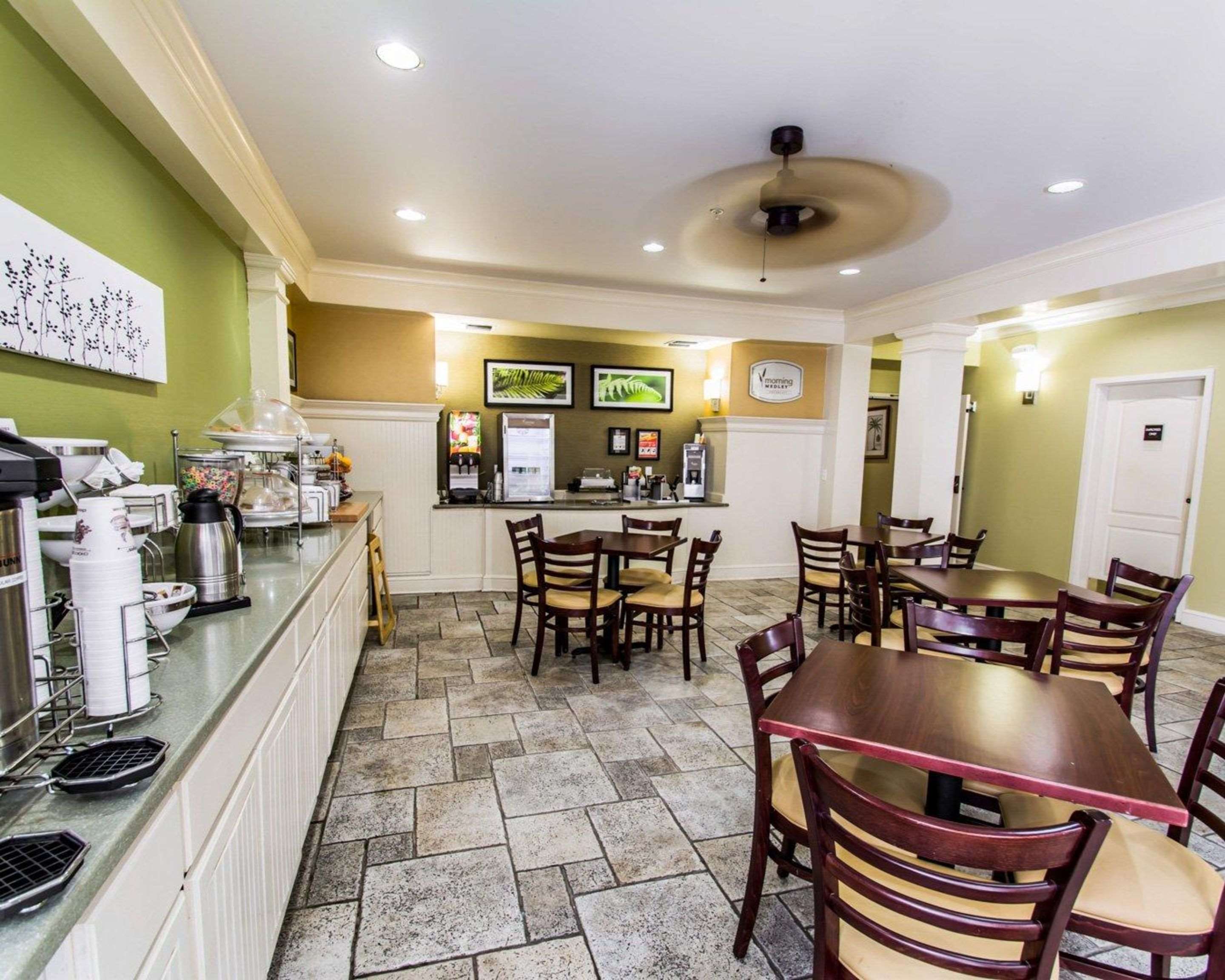 Breakfast room | Sleep Inn at PGA Village