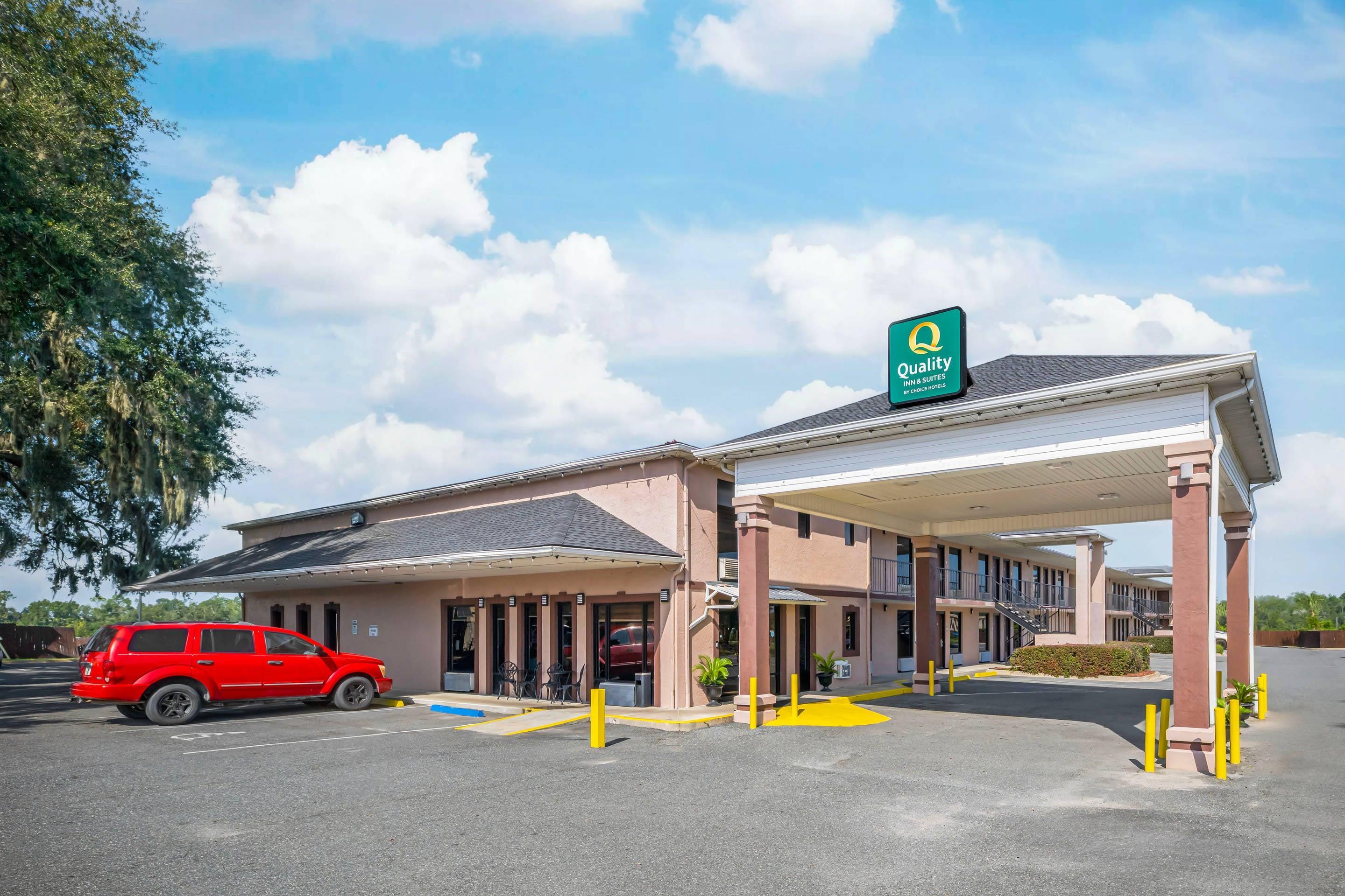 Hotel exterior | Quality Inn & Suites Live Oak I-10 Exit 283
