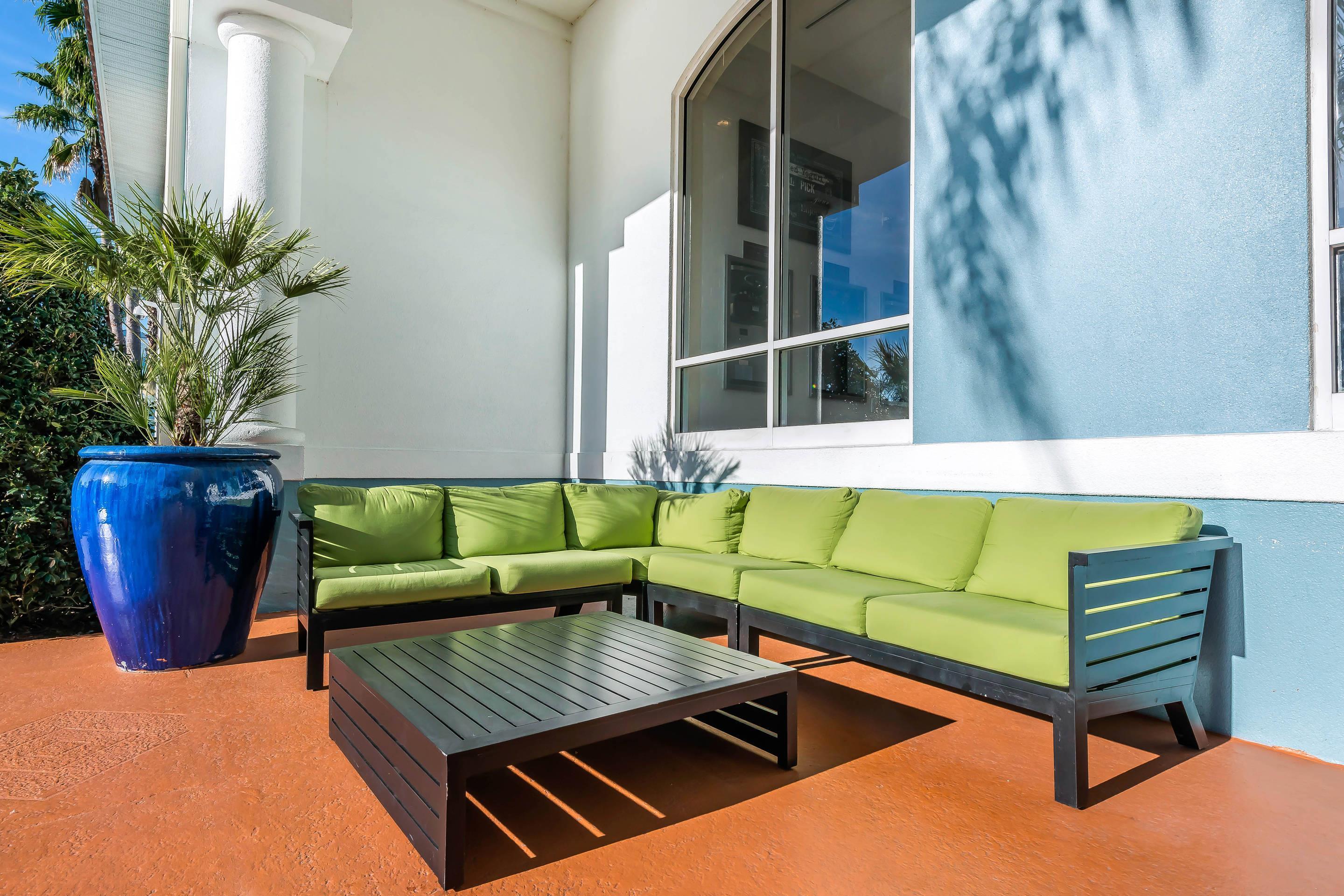 Hotel patio | Bluegreen Vacations Fountains, Ascend Resort Collection