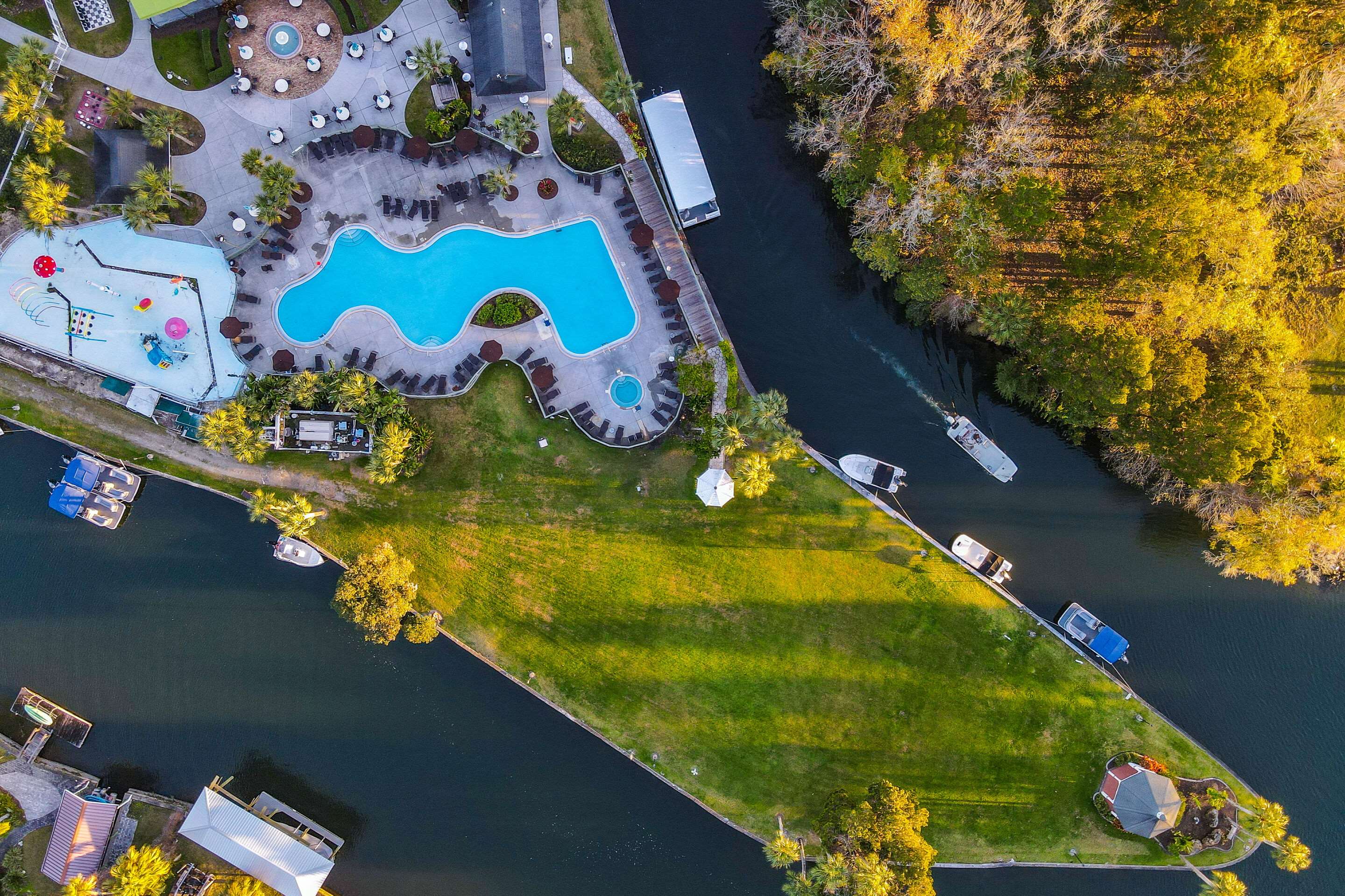 Hotel exterior | Plantation on Crystal River, Ascend Hotel Collection