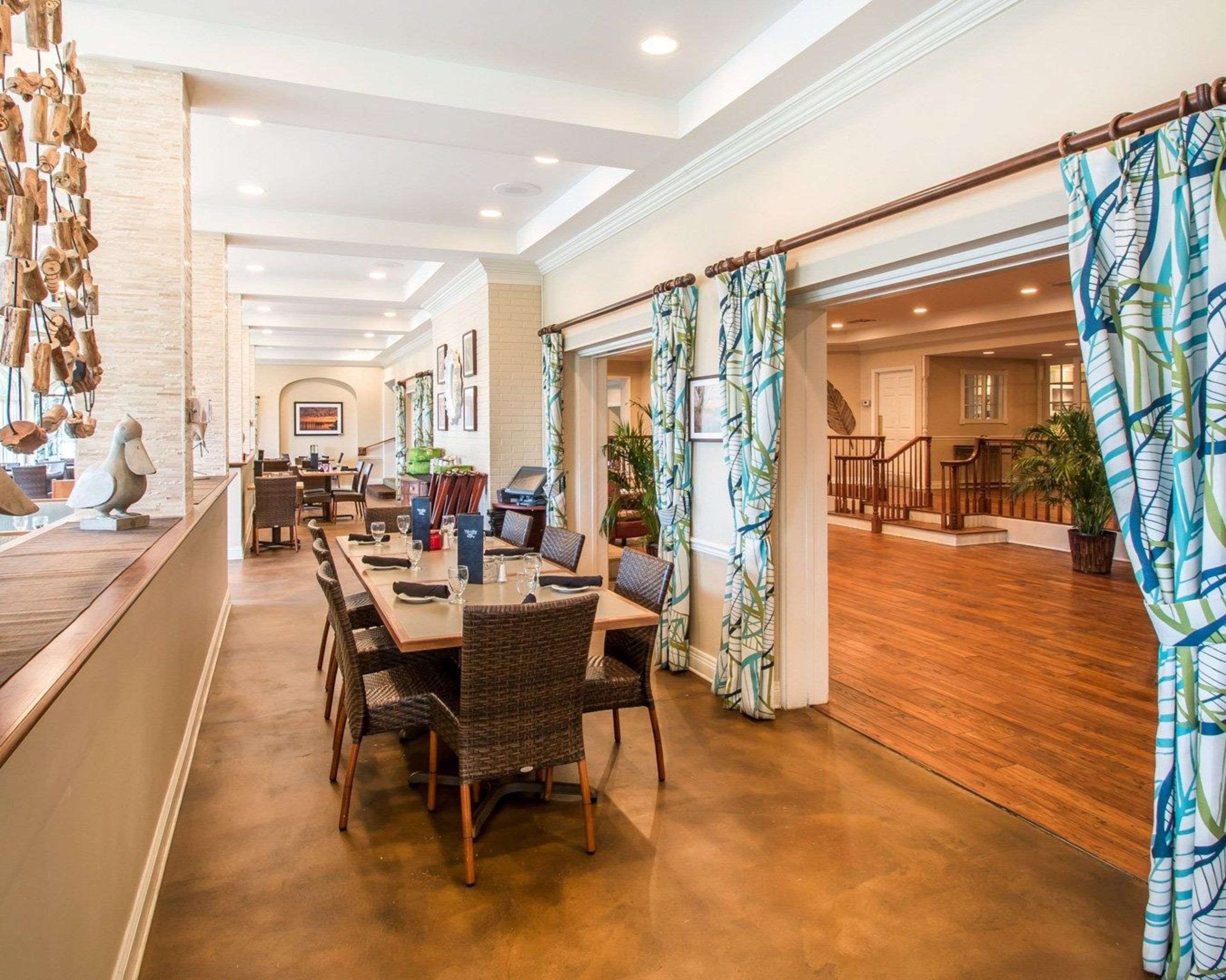 Breakfast room | Plantation on Crystal River, Ascend Hotel Collection