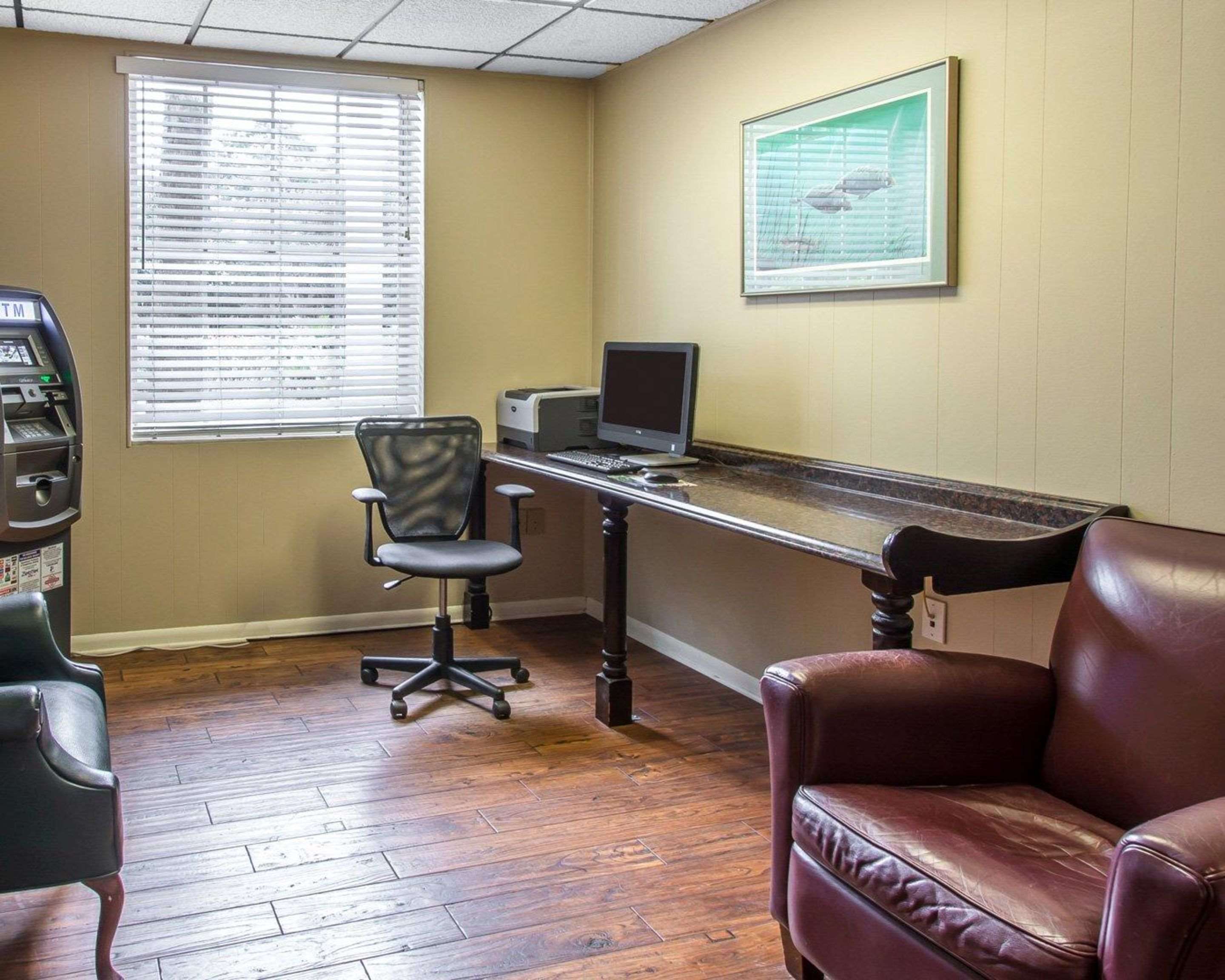 Business center with free wireless Internet access | Plantation on Crystal River, Ascend Hotel Collection