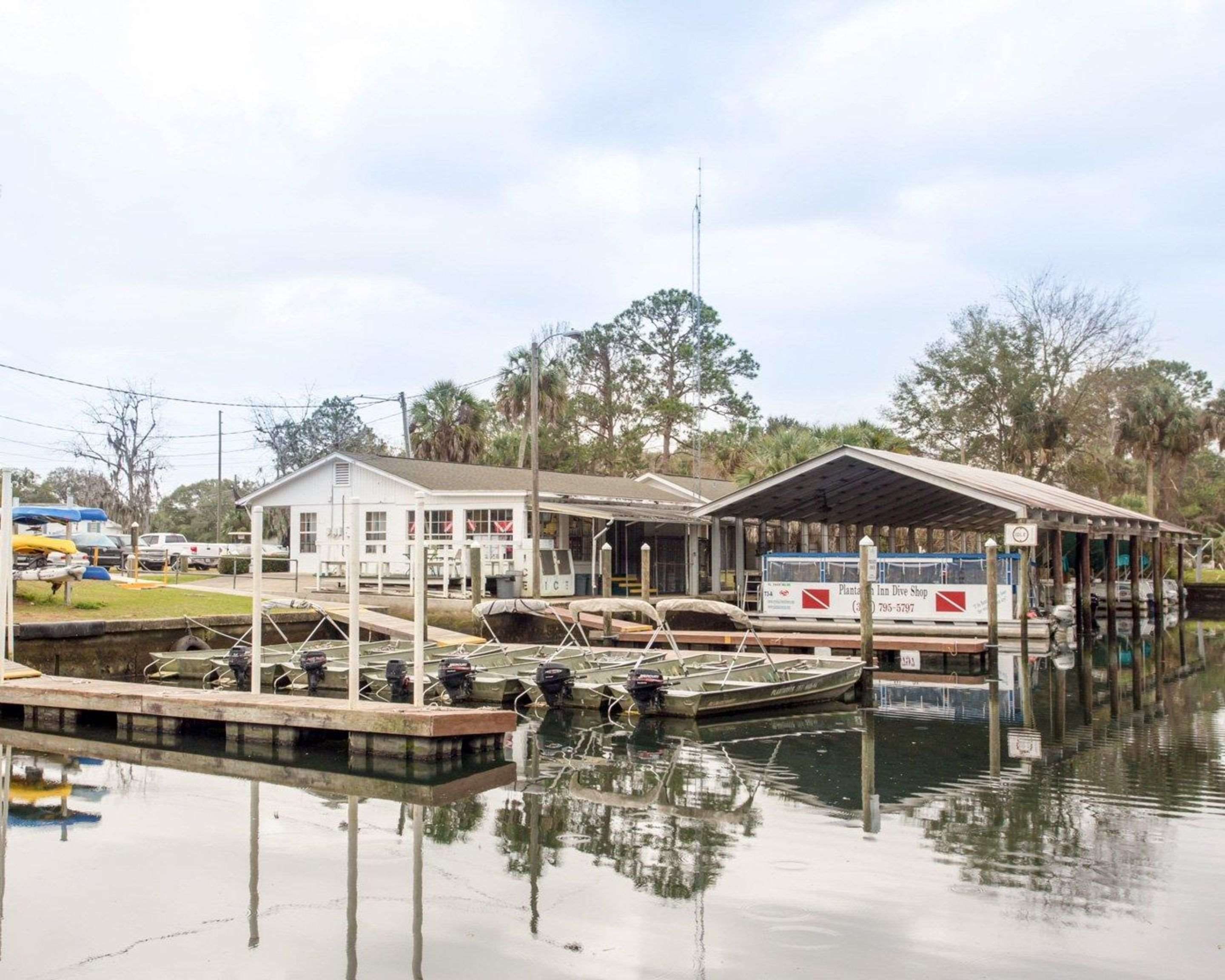 Hotel near the marina | Plantation on Crystal River, Ascend Hotel Collection