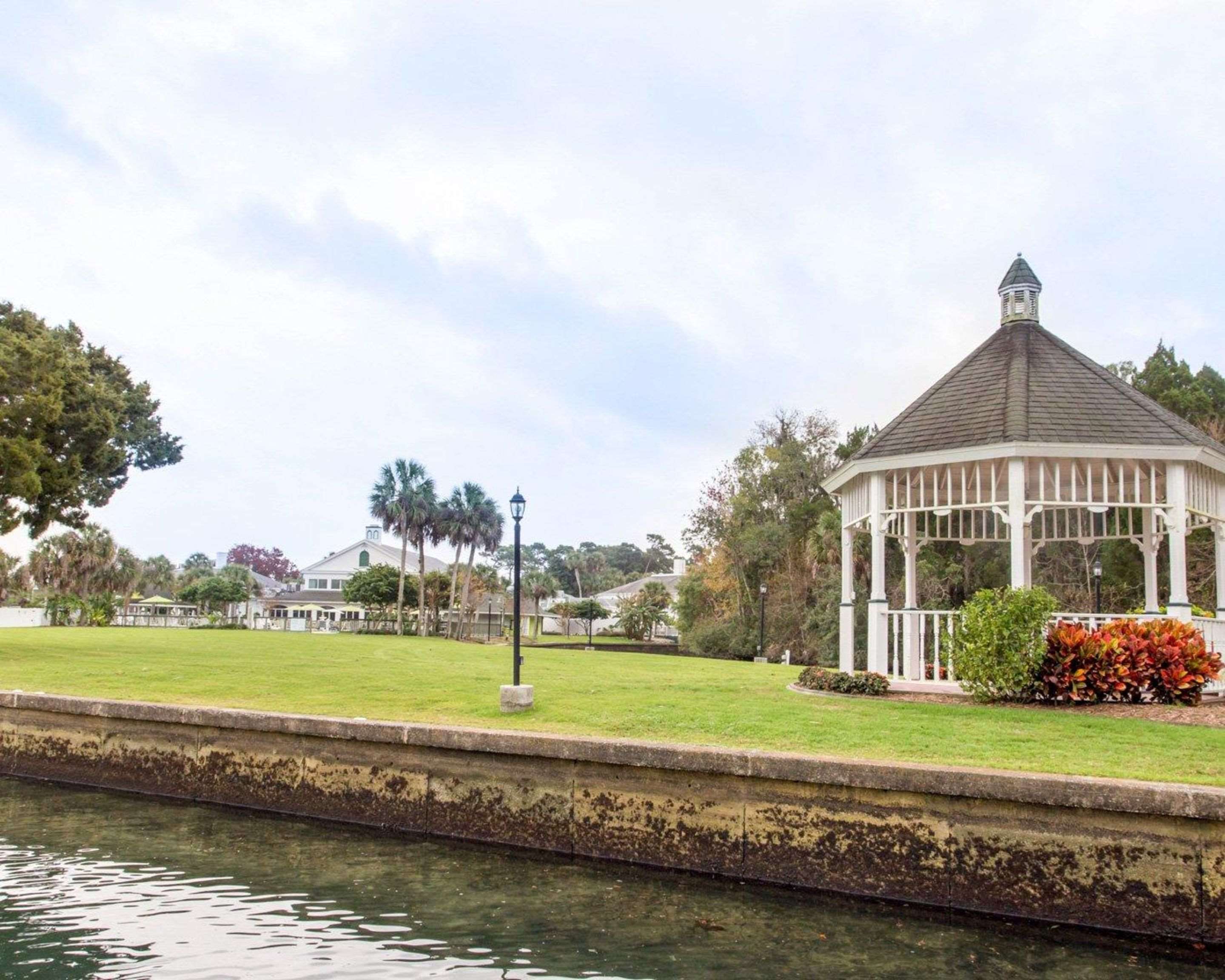 Hotel gazebo | Plantation on Crystal River, Ascend Hotel Collection