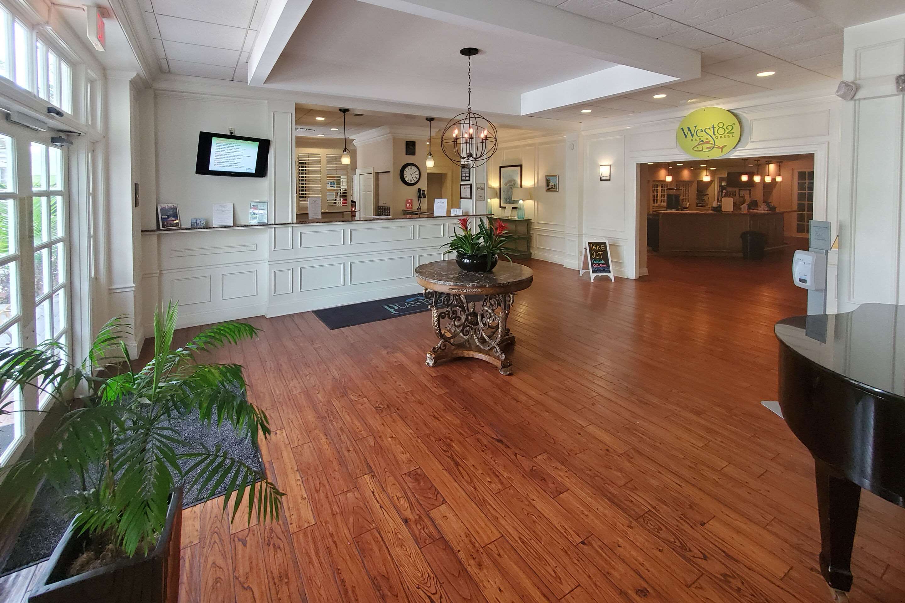 Hotel lobby | Plantation on Crystal River, Ascend Hotel Collection