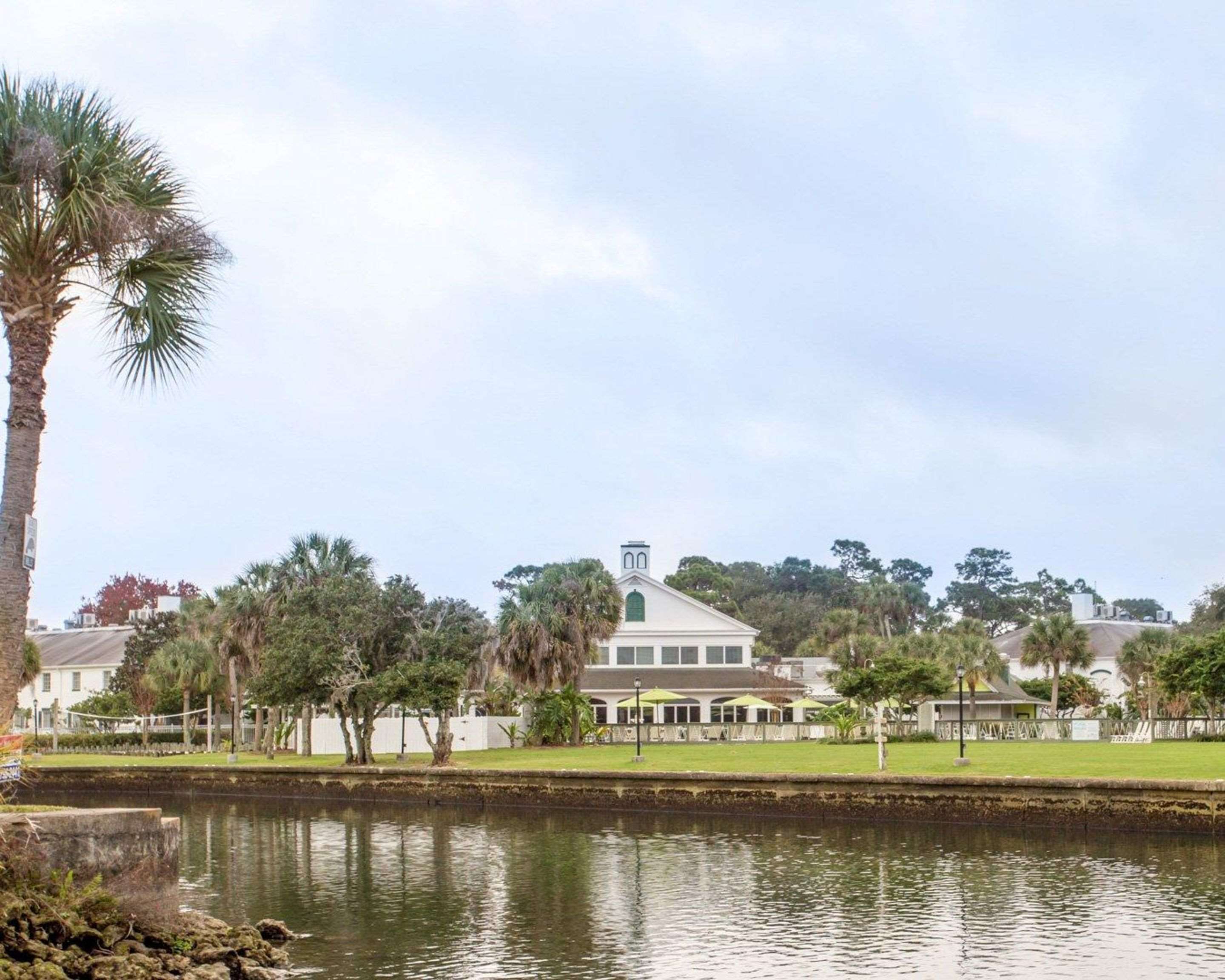 Waterfront Ascend Hotel Collection | Plantation on Crystal River, Ascend Hotel Collection