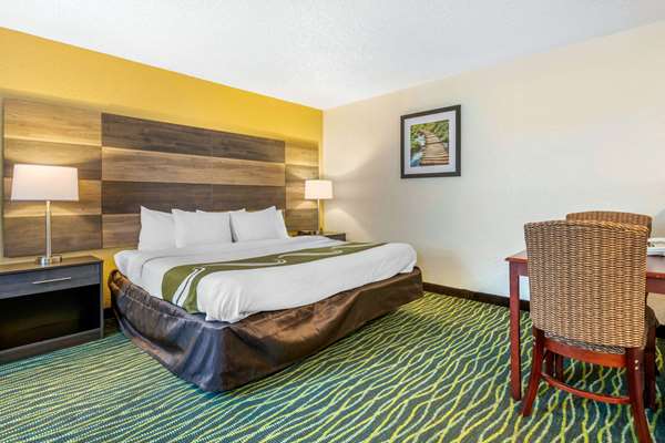 Suite - Quality Inn Leesburg