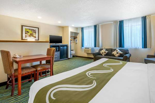 Suite - Quality Inn Leesburg