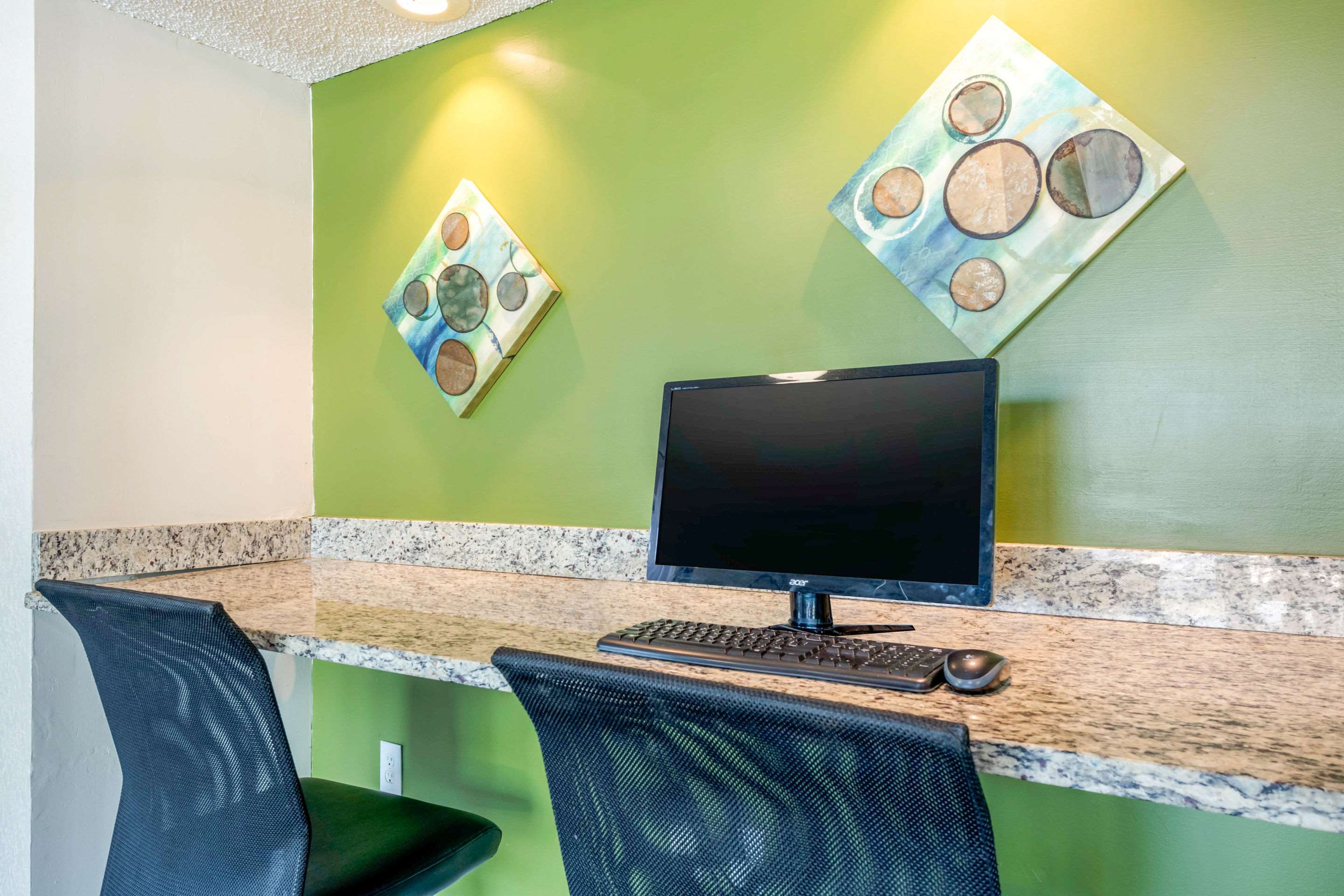 Business center | Quality Inn & Suites Leesburg Chain of Lakes