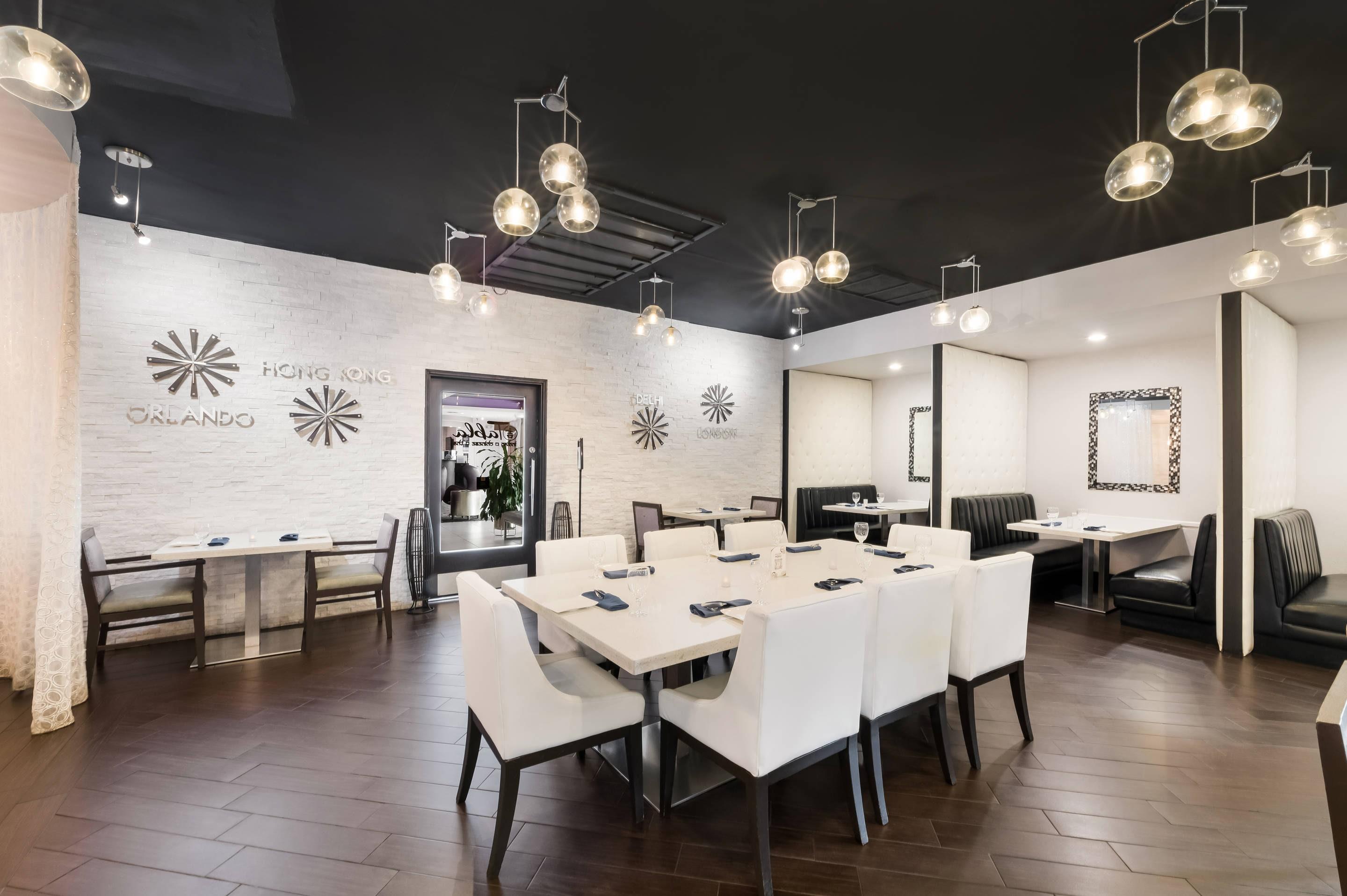 On-site restaurant | Clarion Inn & Suites Across From Universal Orlando Resort
