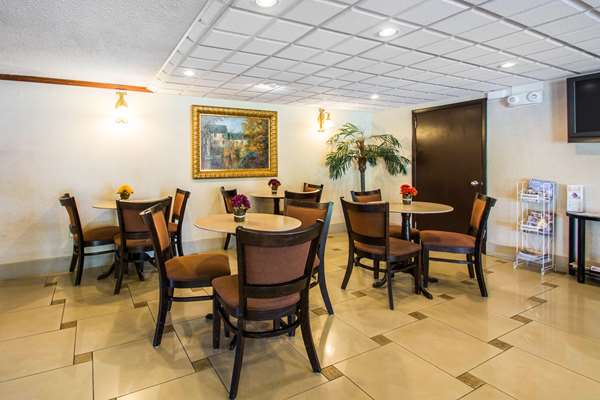 Amenities - Econo Lodge Airport Jacksonville - I-95, Exit 363