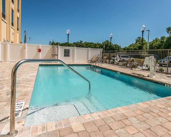 Pool - Comfort Suites near Rainbow Springs Dunnellon