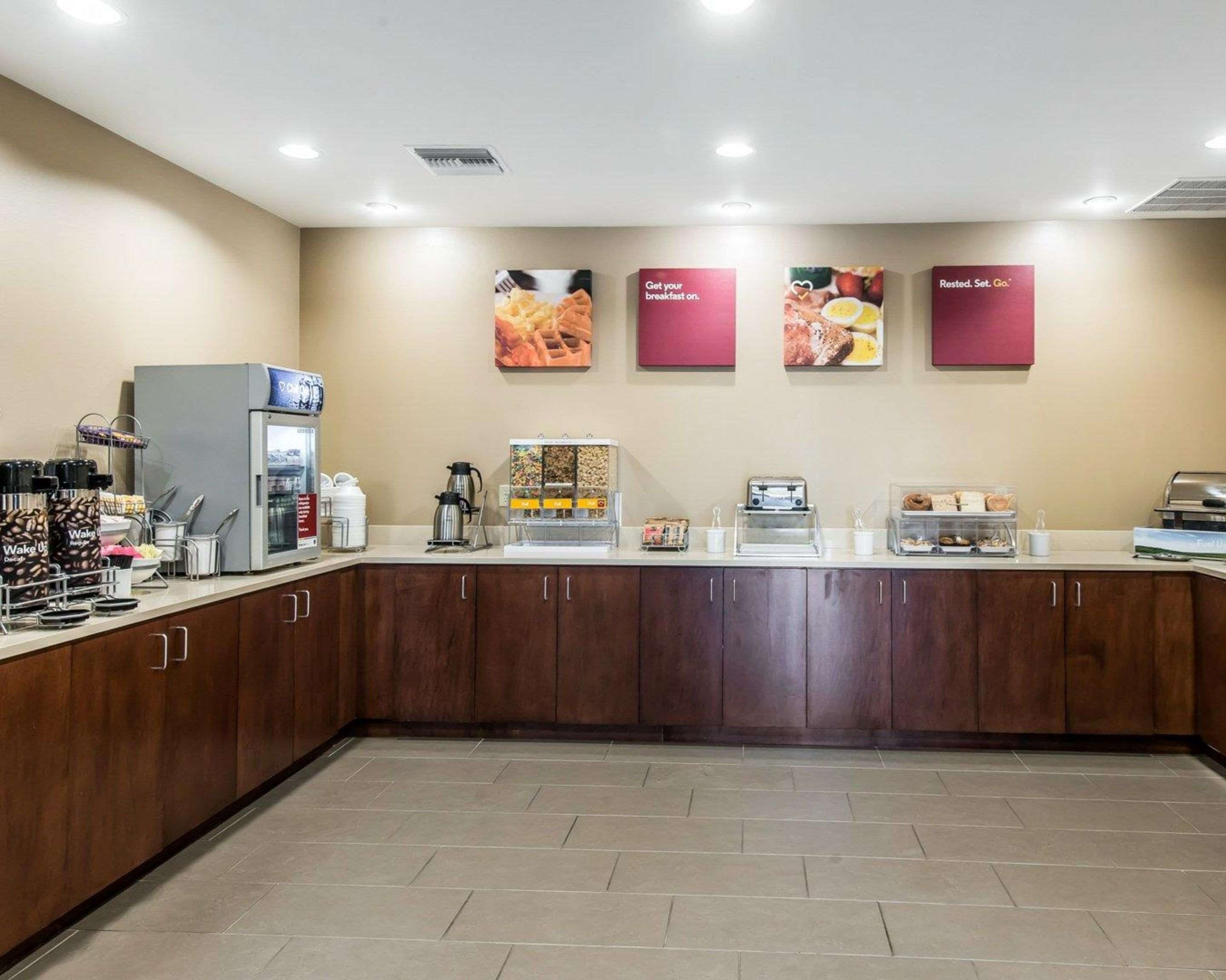 Breakfast area in the lobby