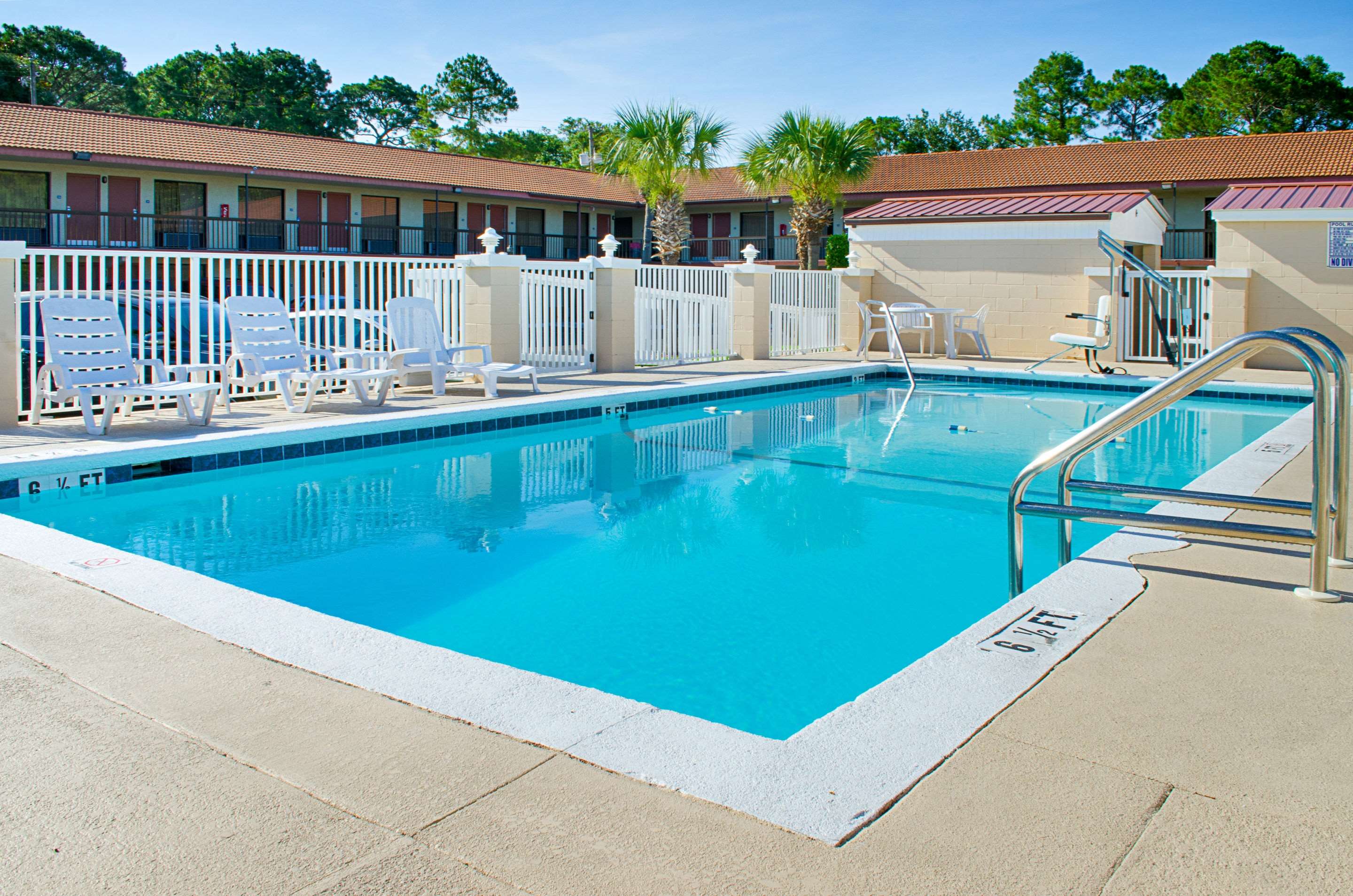 Outdoor pool | Rodeway Inn Panama City