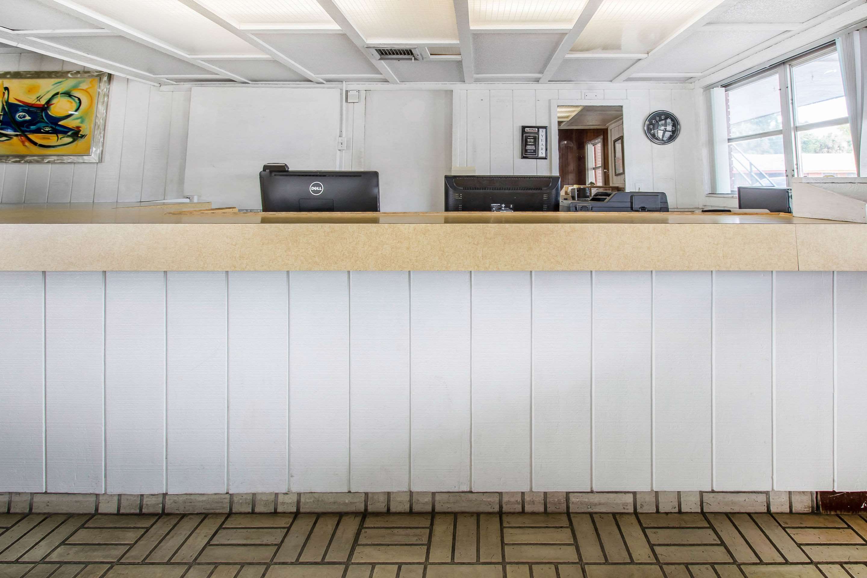 Hotel lobby | Rodeway Inn & Suites Winter Haven Chain of Lakes