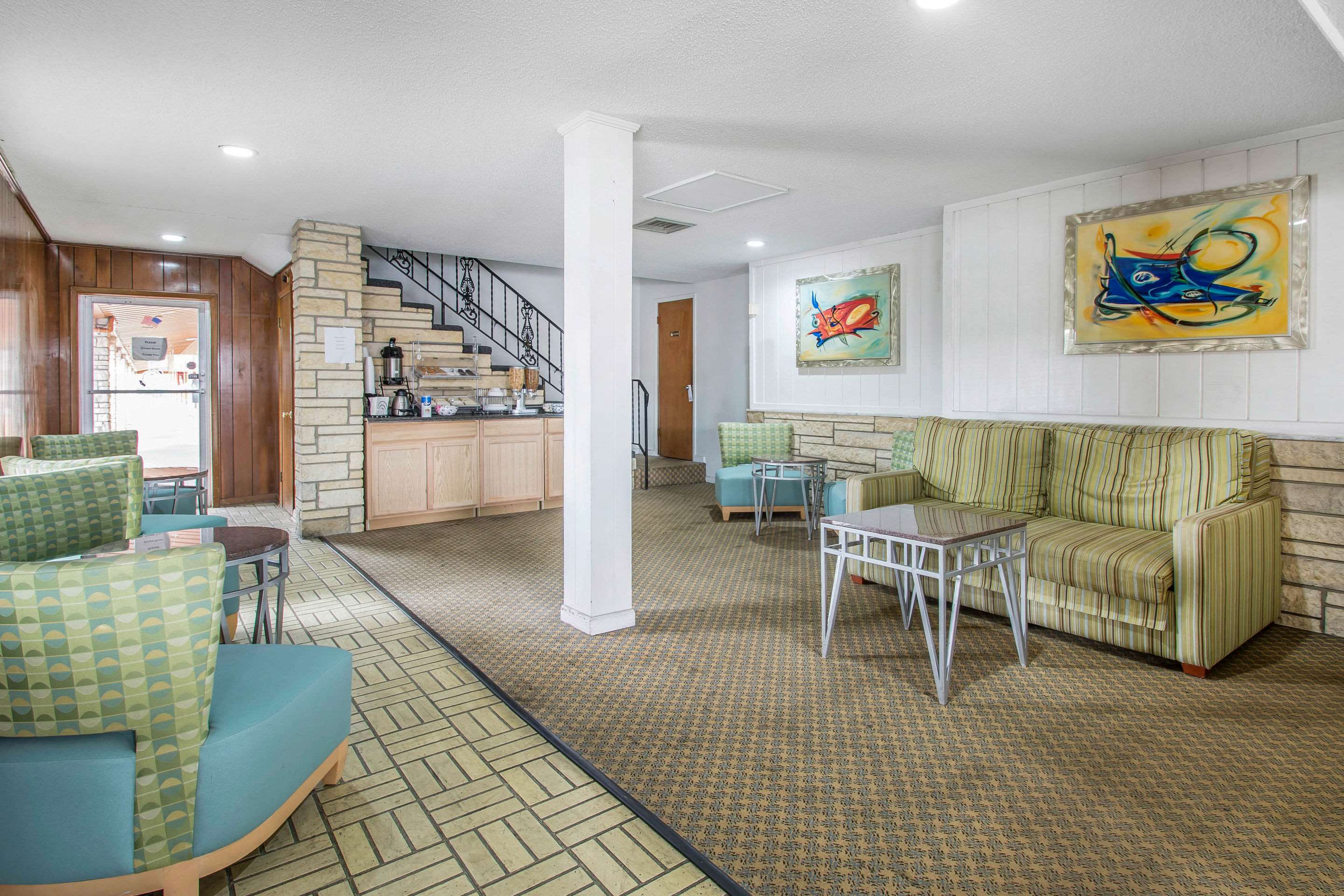 Hotel lobby | Rodeway Inn & Suites Winter Haven Chain of Lakes
