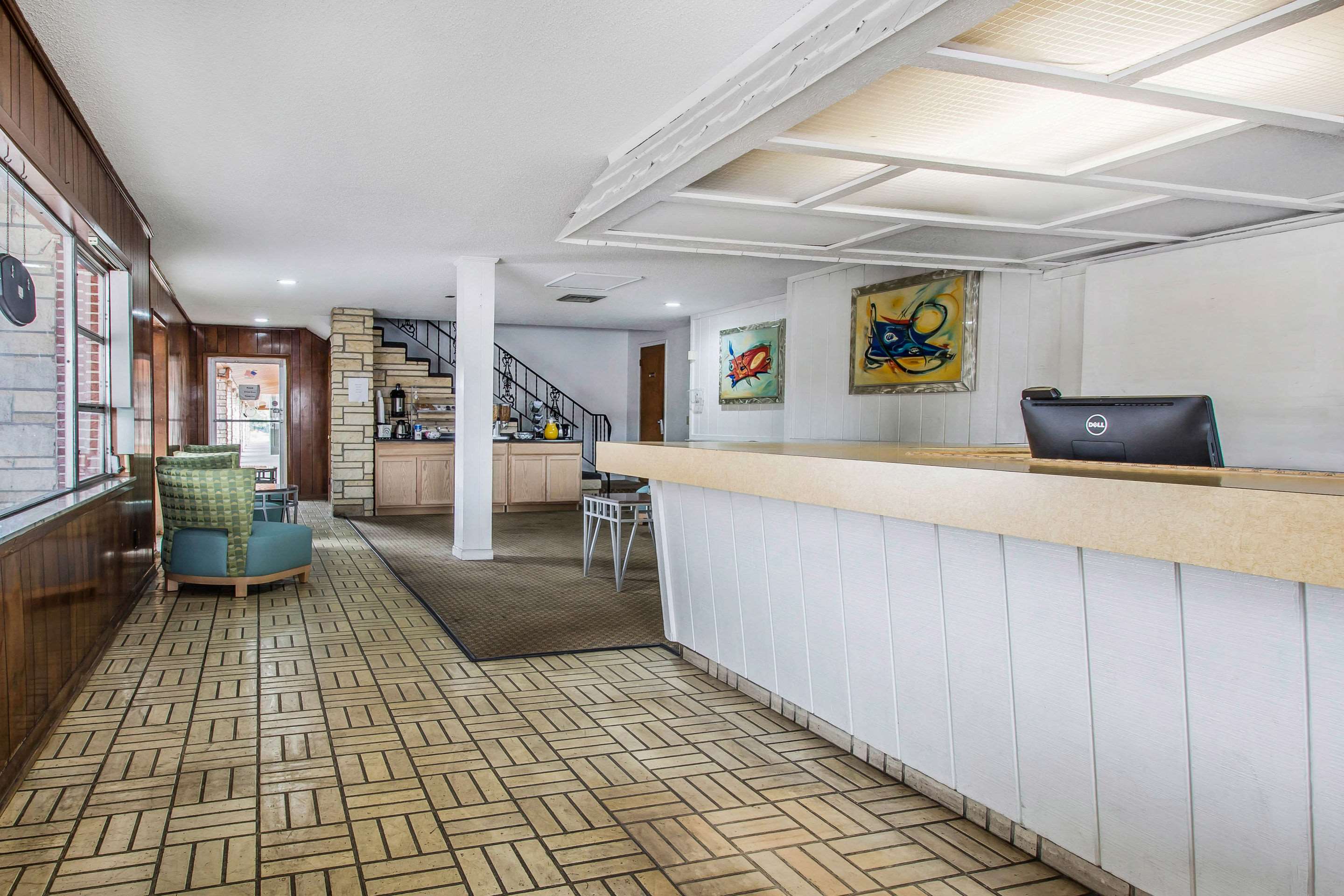Hotel lobby | Rodeway Inn & Suites Winter Haven Chain of Lakes