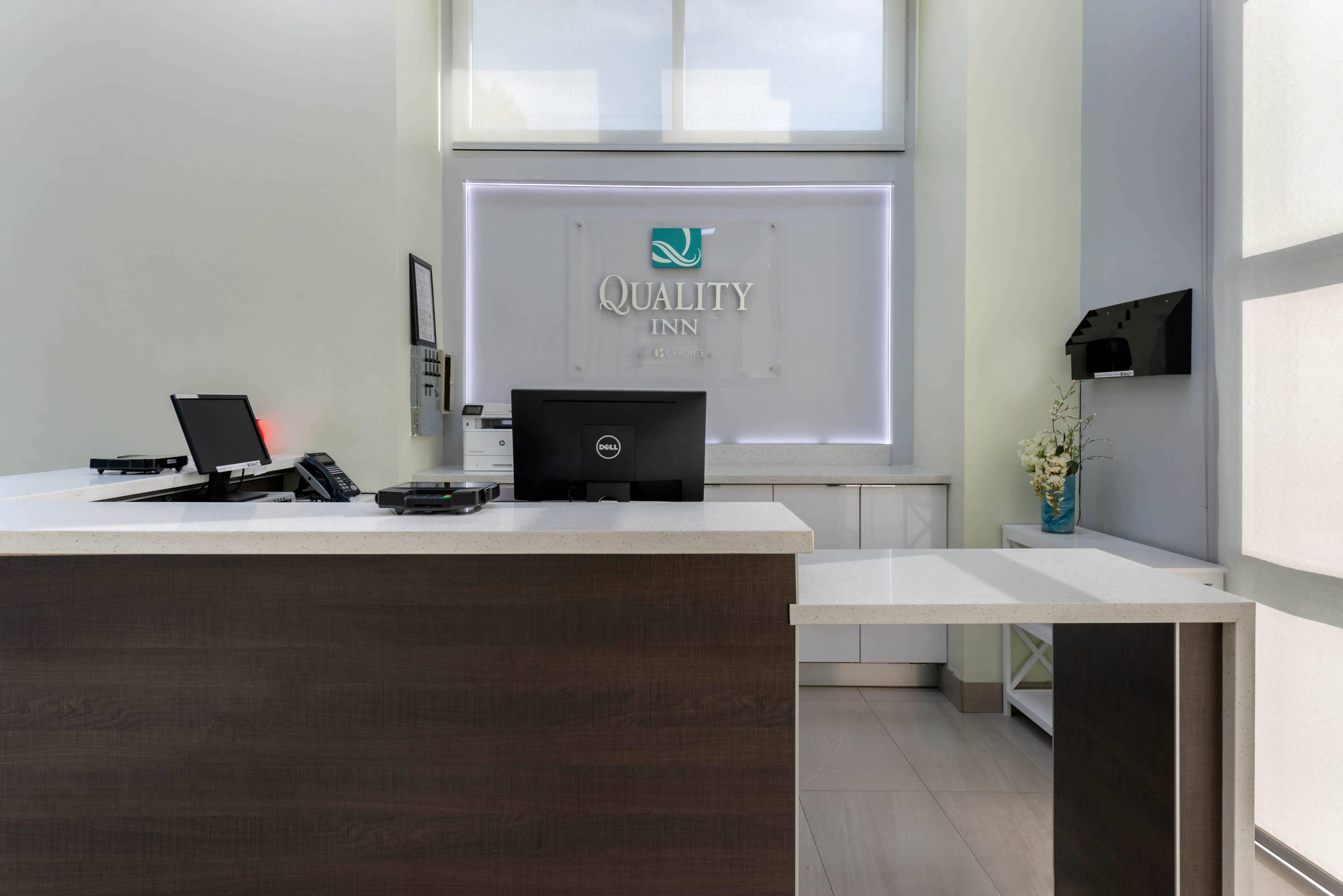 Hotel lobby | Quality Inn University North I-75