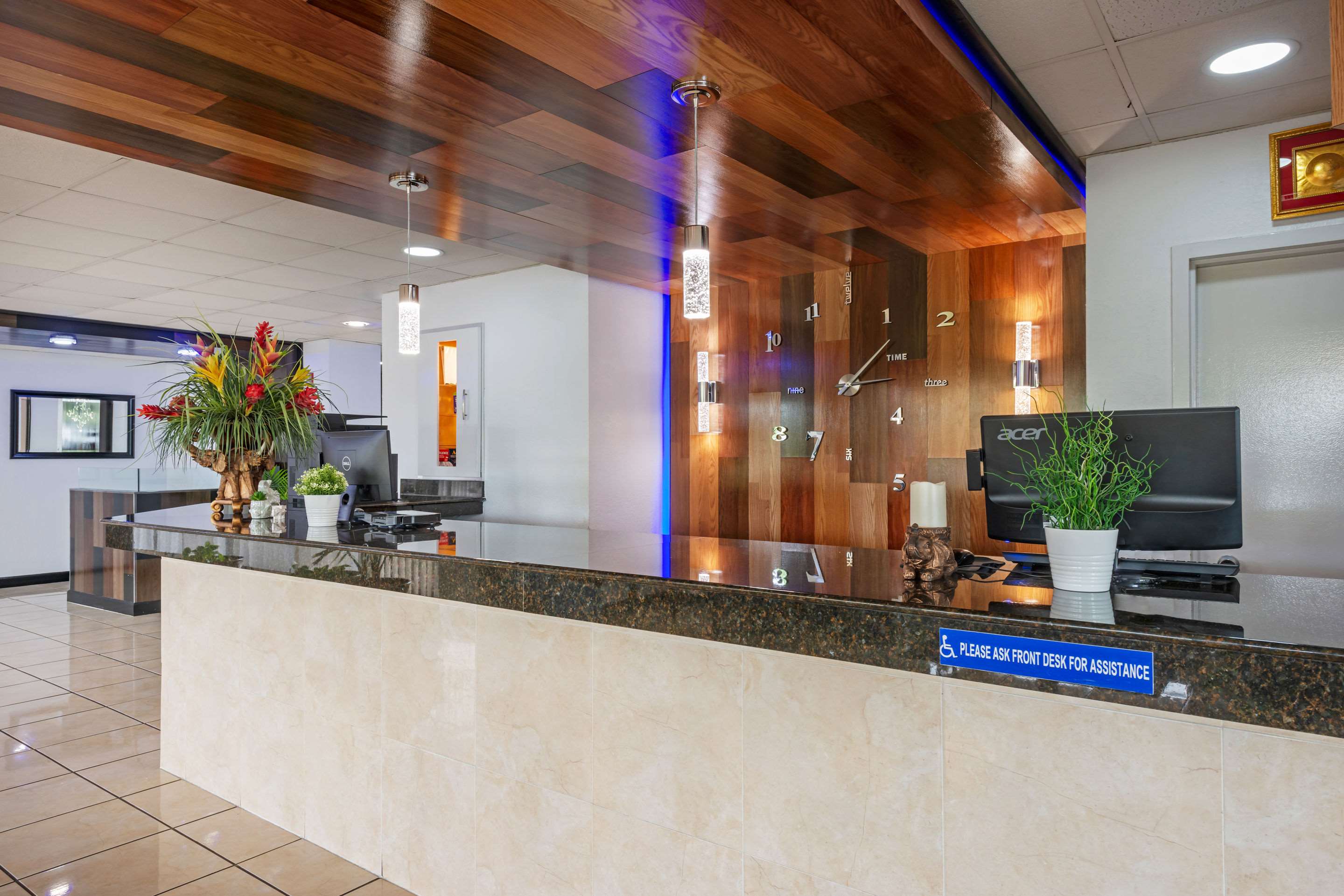 Hotel lobby | Rodeway Inn