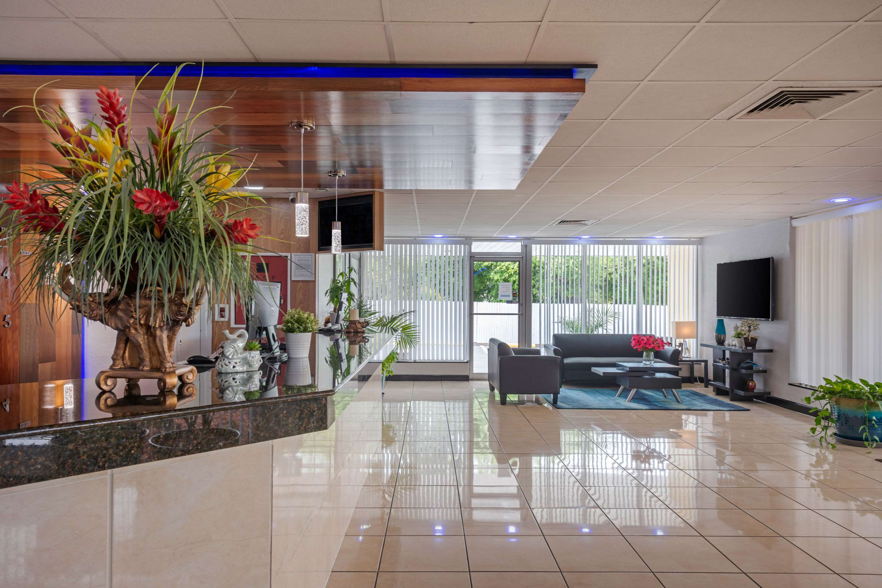 Hotel lobby | Rodeway Inn