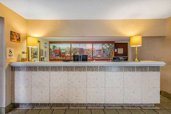  - Quality Inn Historic District Savannah - I-16, Exit 167