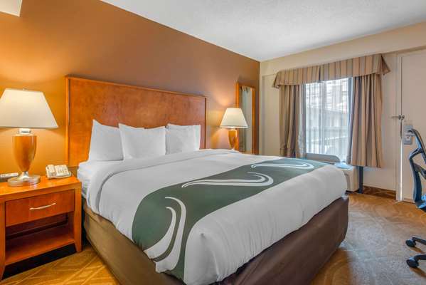  - Quality Inn Historic District Savannah - I-16, Exit 167