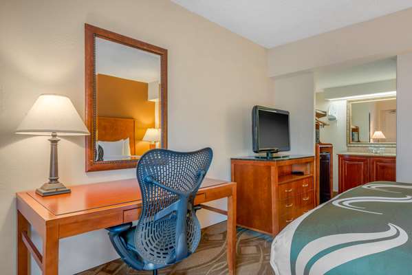  - Quality Inn Historic District Savannah - I-16, Exit 167