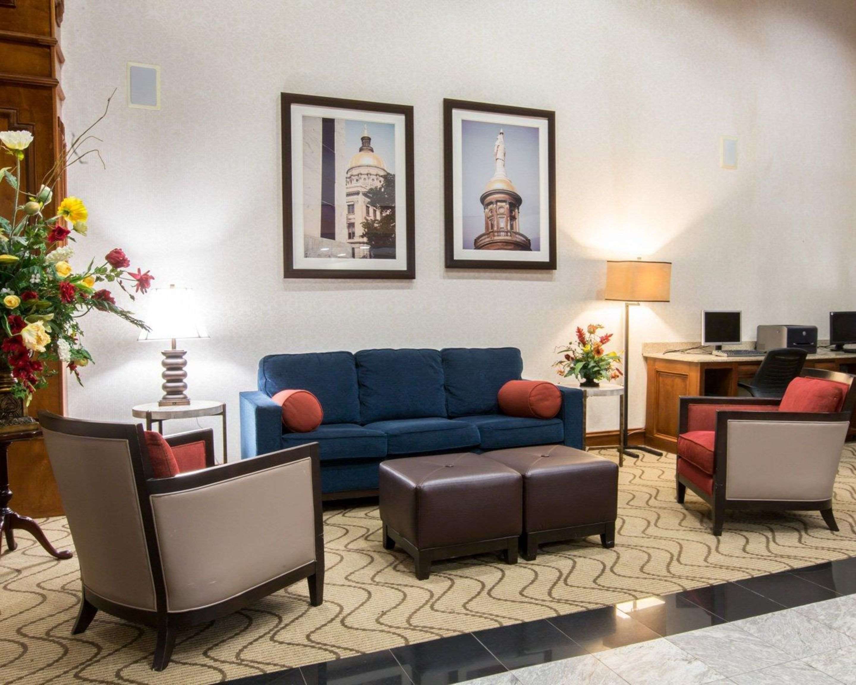 Hotel lobby | Comfort Suites Cumming